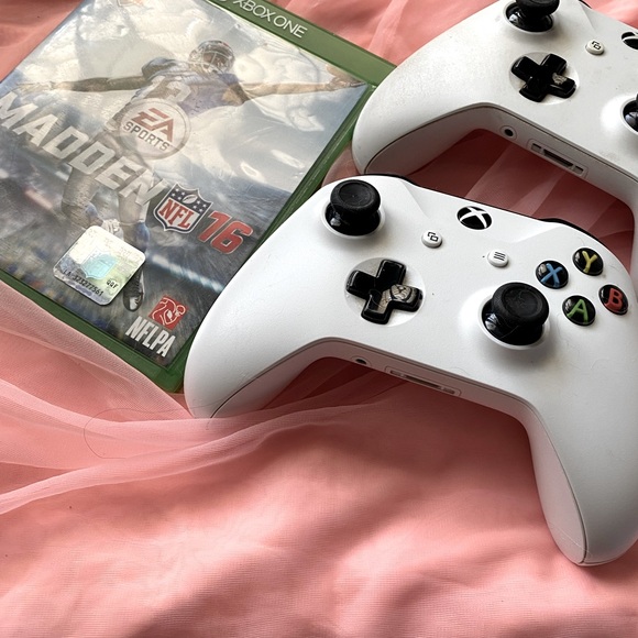 MICROSOFT XBOX ONE WIRELESS 2 CONTROLLERS
& MADDEN XBOX ONE GAME - Picture 3 of 7